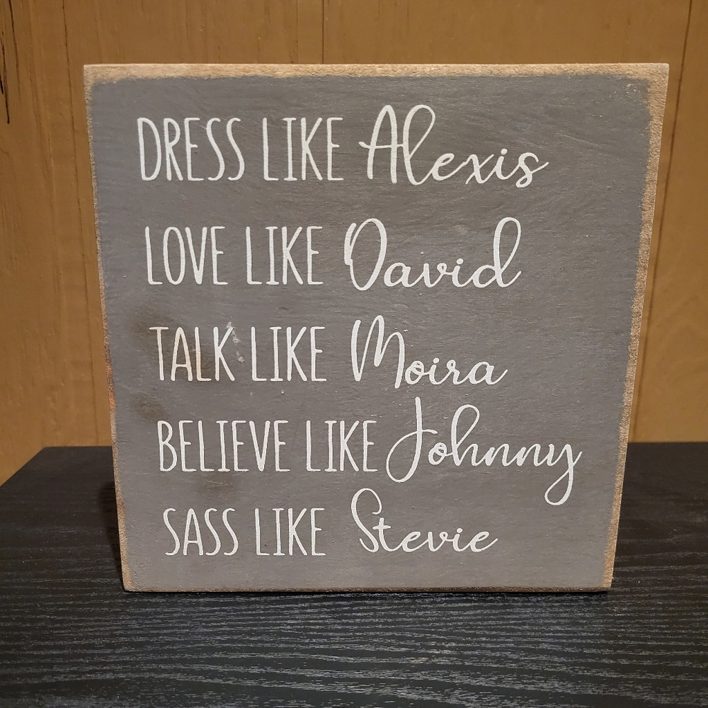 🌻  Schitt's Creek TV Show Character Wood Wall Decor - Excellent Condition